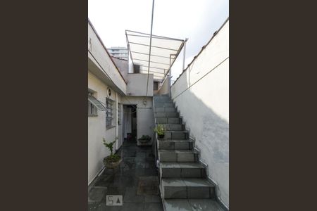 Casa à venda com 153m², 2 quartos e 3 vagas Casa à venda com 153m², 2 quartos e 3 vagasQuintal