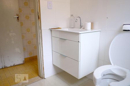 Casa à venda com 100m², 3 quartos e 2 vagasBanheiro 2