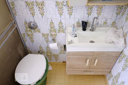 Casa à venda com 100m², 3 quartos e 2 vagasBanheiro 1