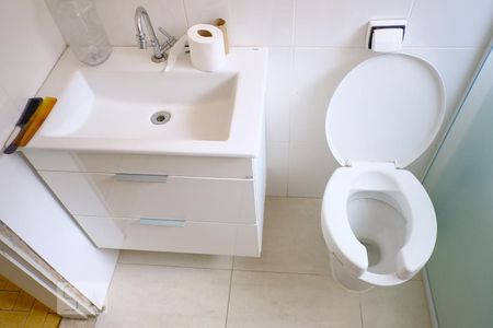 Casa à venda com 100m², 3 quartos e 2 vagasBanheiro 2