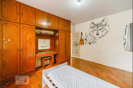 Casa à venda com 240m², 3 quartos e 2 vagas Casa à venda com 240m², 3 quartos e 2 vagasQuarto 2