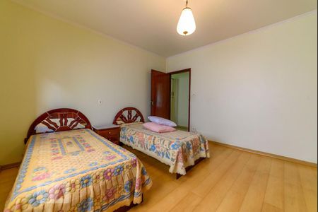 Casa à venda com 500m², 4 quartos e 8 vagas Casa à venda com 500m², 4 quartos e 8 vagasSuíte 1