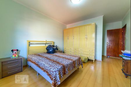 Casa à venda com 500m², 4 quartos e 8 vagas Casa à venda com 500m², 4 quartos e 8 vagasSuíte 2