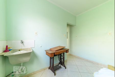 Casa à venda com 500m², 4 quartos e 8 vagas Casa à venda com 500m², 4 quartos e 8 vagasCozinha e Área de Serviço