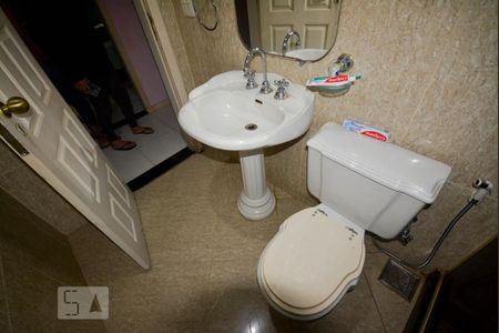 Casa à venda com 500m², 5 quartos e 4 vagasBanheiro Social