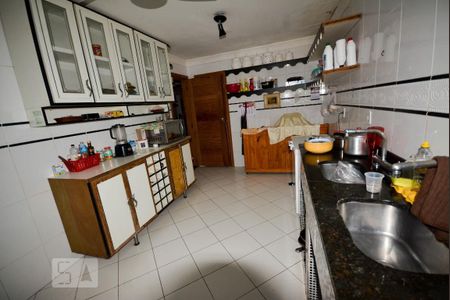 Casa à venda com 500m², 5 quartos e 4 vagasCozinha