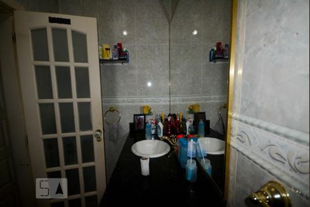 Casa à venda com 500m², 5 quartos e 4 vagasBanheiro Suíte 2