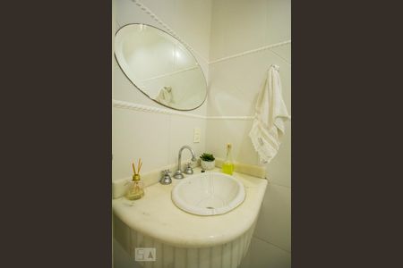 Casa à venda com 300m², 5 quartos e 3 vagasBanheiro Social