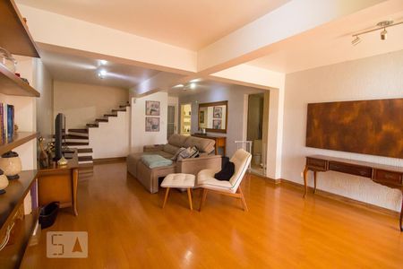 Casa à venda com 300m², 5 quartos e 3 vagasSala de TV