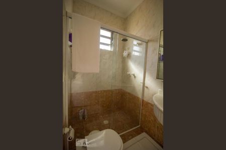 Casa à venda com 300m², 5 quartos e 3 vagasBanheiro Quarto 2 - Suíte