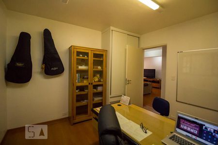 Casa à venda com 300m², 5 quartos e 3 vagasQuarto 4