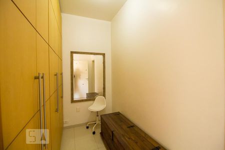 Casa à venda com 300m², 5 quartos e 3 vagasCloset Quarto 3 - Suíte