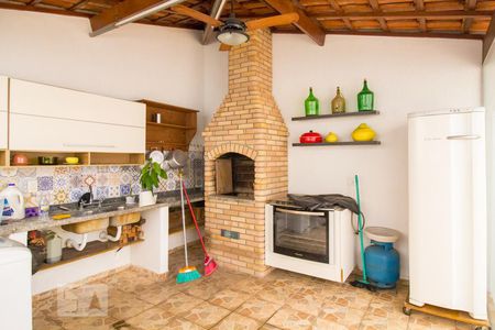 Casa à venda com 300m², 5 quartos e 3 vagasChurrasqueira