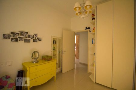 Casa à venda com 300m², 5 quartos e 3 vagasQuarto 1