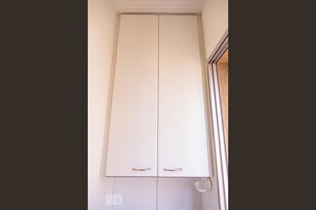 Apartamento para alugar com 100m², 2 quartos e 1 vagaArmário da Lavanderia