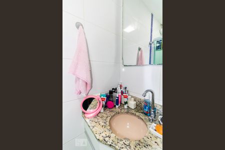 Casa de condomínio à venda com 120m², 3 quartos e 2 vagas Casa de condomínio à venda com 120m², 3 quartos e 2 vagasBanheiro da Suíte 2