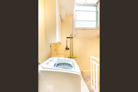 Casa de condomínio à venda com 120m², 3 quartos e 2 vagas Casa de condomínio à venda com 120m², 3 quartos e 2 vagasÁrea de Serviço