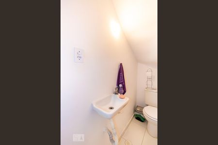 Casa de condomínio à venda com 120m², 3 quartos e 2 vagas Casa de condomínio à venda com 120m², 3 quartos e 2 vagasLavabo