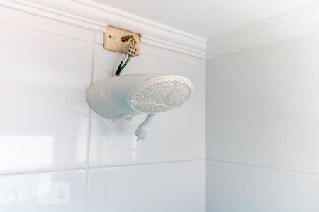 Casa de condomínio à venda com 120m², 3 quartos e 2 vagas Casa de condomínio à venda com 120m², 3 quartos e 2 vagasChuveiro