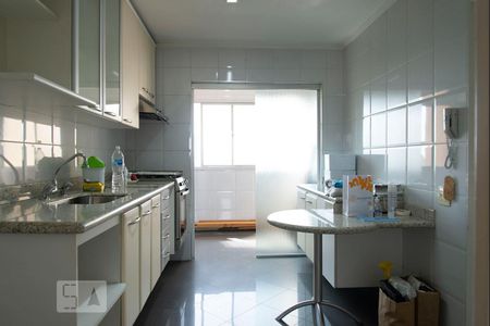 Apartamento à venda com 105m², 2 quartos e 2 vagas Apartamento à venda com 105m², 2 quartos e 2 vagasCozinha