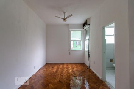 Sala de kitnet/studio para alugar com 1 quarto, 30m² em Centro, Rio de Janeiro