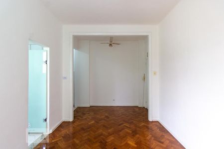 Sala de kitnet/studio para alugar com 1 quarto, 30m² em Centro, Rio de Janeiro