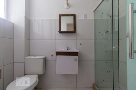 Banheiro de kitnet/studio para alugar com 1 quarto, 30m² em Centro, Rio de Janeiro