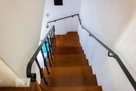 Casa à venda com 268m², 5 quartos e 1 vagaEscadas