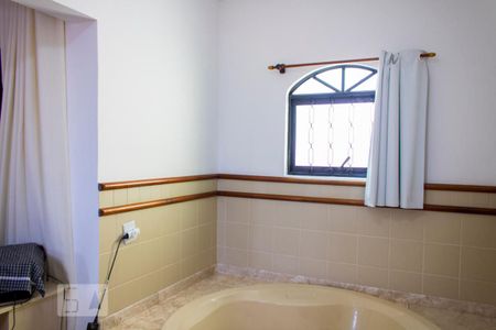 Casa à venda com 268m², 5 quartos e 1 vagaBanheiro da Suíte 1