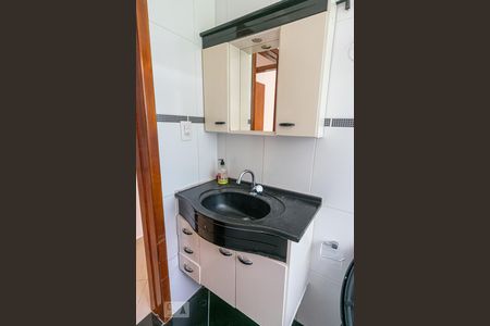 Apartamento à venda com 64m², 2 quartos e 1 vaga Apartamento à venda com 64m², 2 quartos e 1 vagaBanheiro