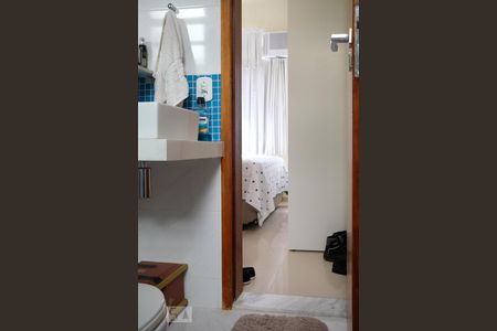 Apartamento à venda com 43m², 1 quarto e sem vaga Apartamento à venda com 43m², 1 quarto e sem vagaBanheiro da Suíte