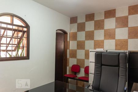 Casa à venda com 258m², 3 quartos e 4 vagasEscritório