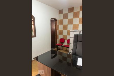 Casa à venda com 258m², 3 quartos e 4 vagasEscritório