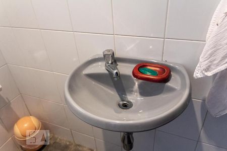 Casa à venda com 258m², 3 quartos e 4 vagasBanheiro 2