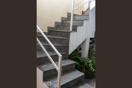 Casa à venda com 258m², 3 quartos e 4 vagasEscada Externa