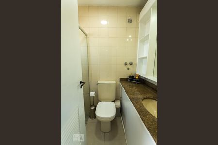 Studio para alugar com 35m², 1 quarto e 1 vaga Studio para alugar com 35m², 1 quarto e 1 vagaBanheiro