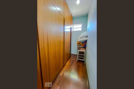 Casa à venda com 280m², 4 quartos e 2 vagasCloset da Suite