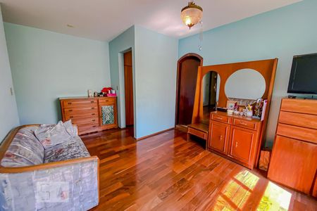 Casa à venda com 280m², 4 quartos e 2 vagasSuite