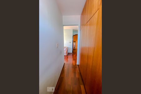 Casa à venda com 280m², 4 quartos e 2 vagasCloset da Suite
