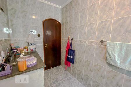 Casa à venda com 280m², 4 quartos e 2 vagasBanheiro