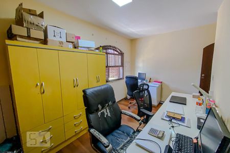 Casa à venda com 280m², 4 quartos e 2 vagasQuarto