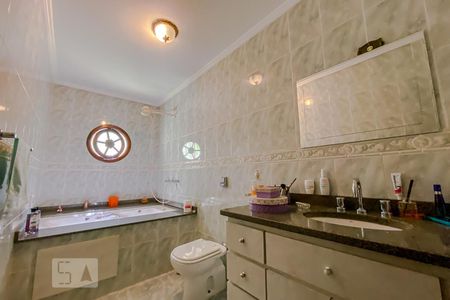 Casa à venda com 280m², 4 quartos e 2 vagasBanheiro