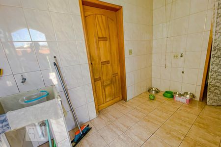 Casa à venda com 280m², 4 quartos e 2 vagasLavanderia