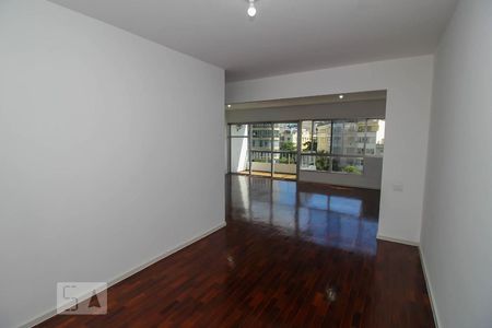 Apartamento à venda com 150m², 3 quartos e 1 vaga Apartamento à venda com 150m², 3 quartos e 1 vagaSala de Jantar