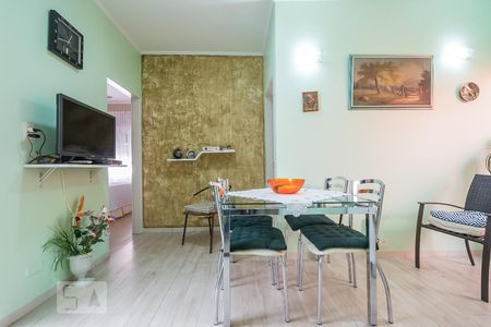 Casa à venda com 165m², 3 quartos e 3 vagas Casa à venda com 165m², 3 quartos e 3 vagasCopa