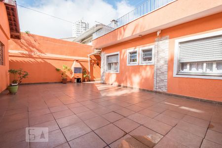 Casa à venda com 165m², 3 quartos e 3 vagas Casa à venda com 165m², 3 quartos e 3 vagasQuintal