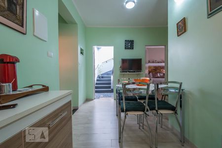 Casa à venda com 165m², 3 quartos e 3 vagas Casa à venda com 165m², 3 quartos e 3 vagasCopa