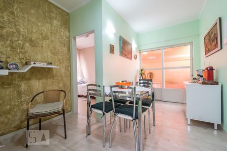 Casa à venda com 165m², 3 quartos e 3 vagas Casa à venda com 165m², 3 quartos e 3 vagasCopa