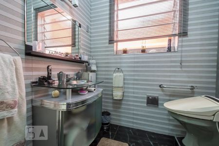 Casa à venda com 165m², 3 quartos e 3 vagas Casa à venda com 165m², 3 quartos e 3 vagasBanheiro 1