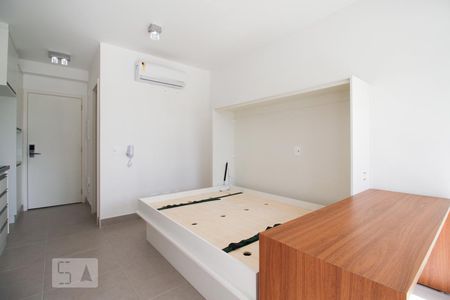 Sala e Quarto  de kitnet/studio à venda com 1 quarto, 25m² em Indianópolis, São Paulo